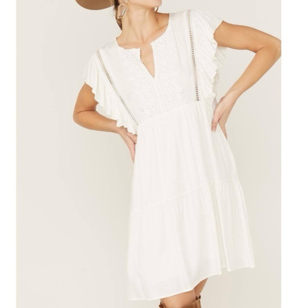 Molly Bracken š White Floral Embroidered Dress - Picture 2 of 7